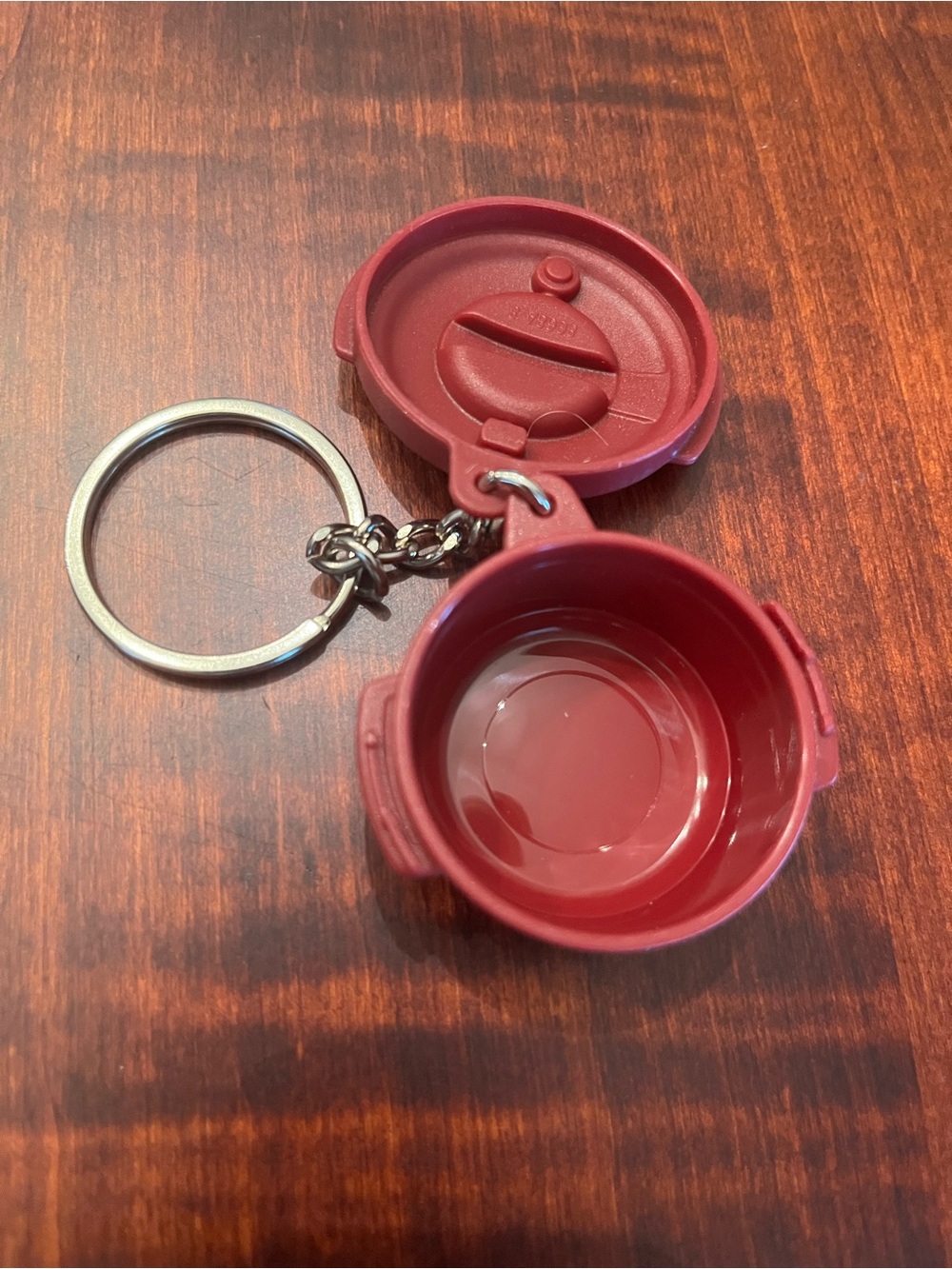 Tupperware Keychain - Picture 4 of 4